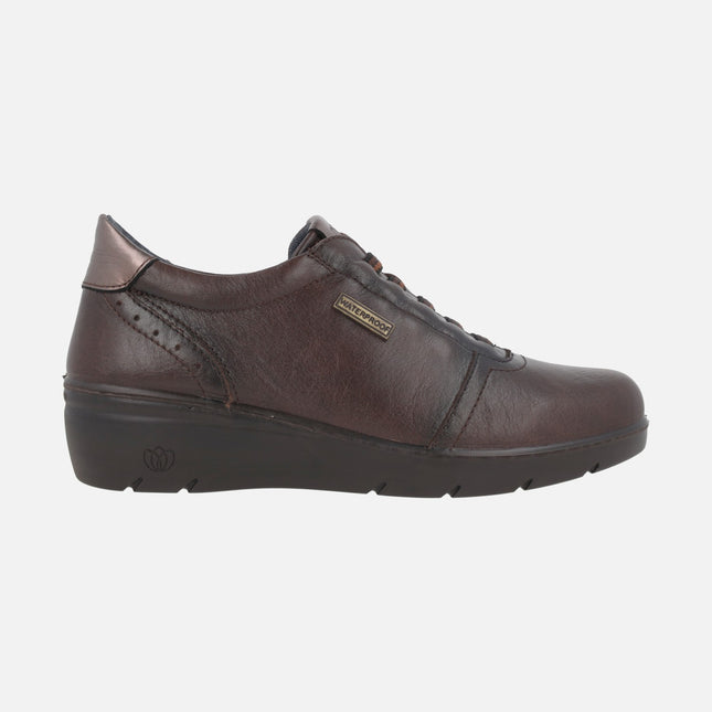 Brown leather sneakers with elastics and Waterproof membrane