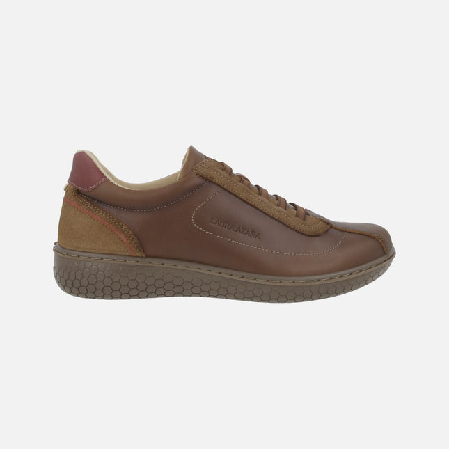 Zapatos deportivos confort para mujer en piel marrón con cierre de elásticos