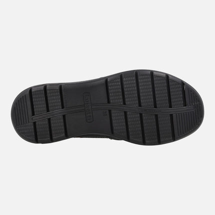 Black leather shoes for men with waterproof membrane