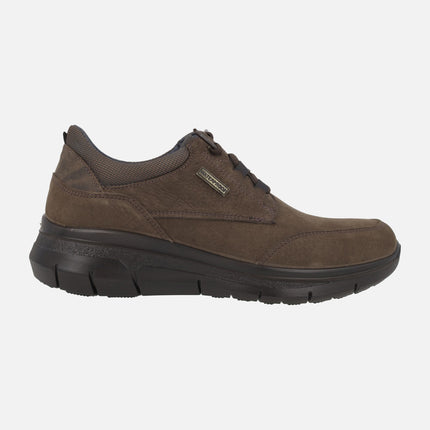 Comfort shoes in brown nubuck with elastic laces and membrane