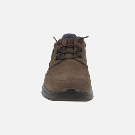 Comfort shoes in brown nubuck with elastic laces and membrane