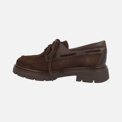 Zapatos náuticos de suela gruesa con adorno de moneda