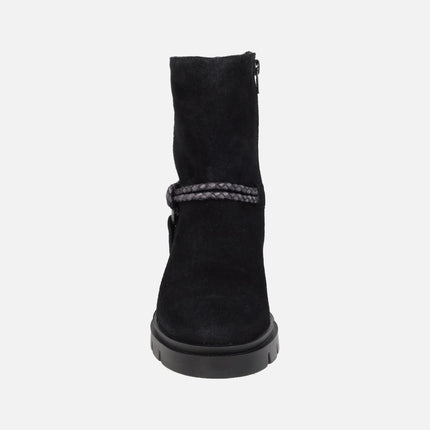 Botines de piel serraje con detalle trenzado y argolla