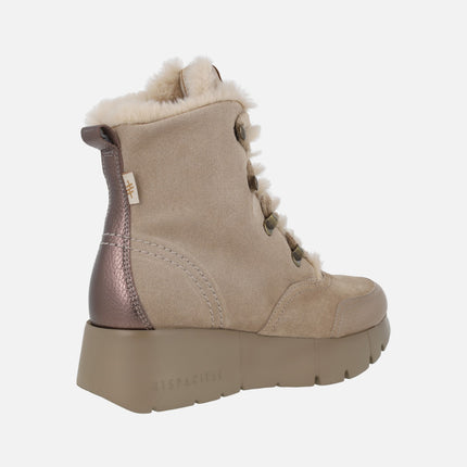 Botines de cordones en piel serraje con forro de pelo