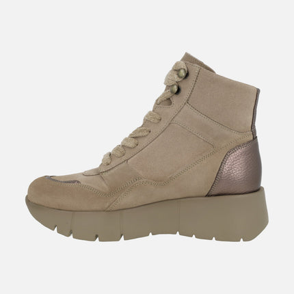 Sporty lace-up ankle boots