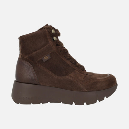 Sporty lace-up ankle boots