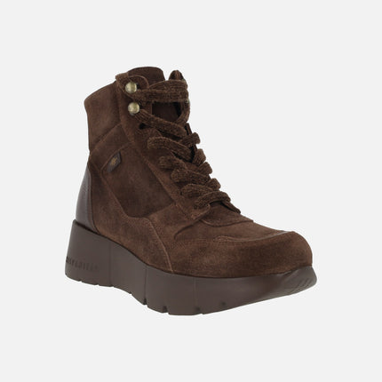 Sporty lace-up ankle boots