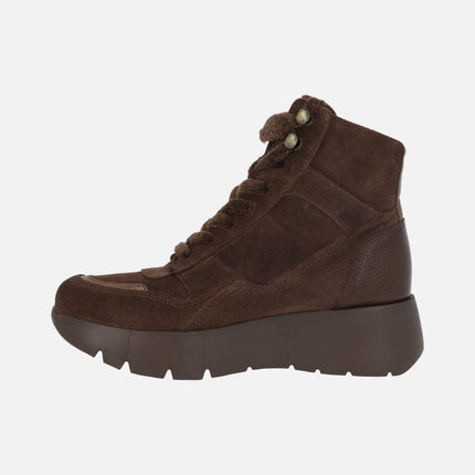 Sporty lace-up ankle boots