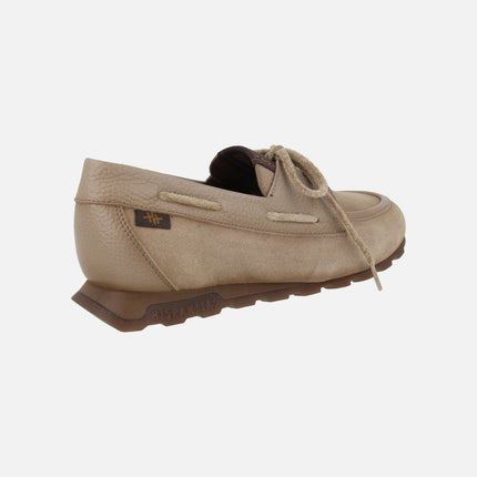 Zapatos náuticos en combinado de piel y serraje con adorno de moneda