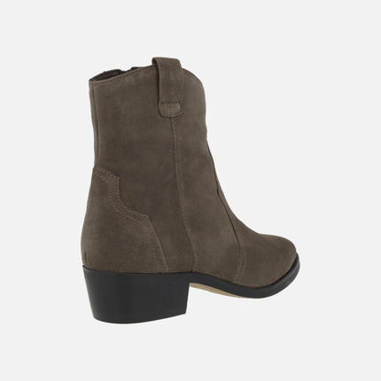 Botines estilo cowboy en piel serraje con tacones bajos AFT CECILE