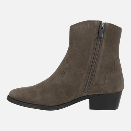 Botines estilo cowboy en piel serraje con tacones bajos AFT CECILE
