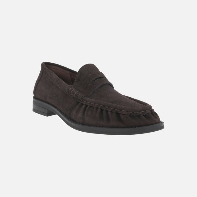 Mocasines AFT OXFORD para mujer en serraje marrón con antifaz y frunces