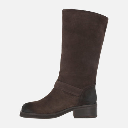 High boots in brown suede with zipper and gold buckles