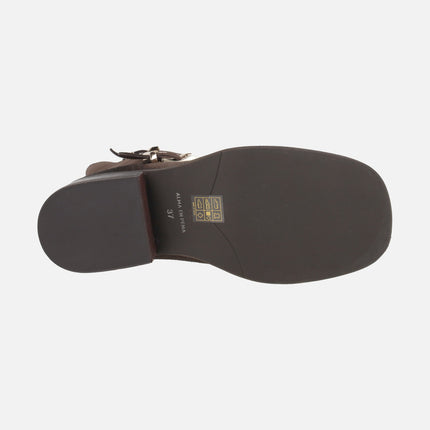 High boots in brown suede with zipper and gold buckles