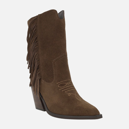 Botas para mujer en serraje marrón estilo cowboy con flecos