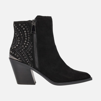 Botines de tacón para mujer en piel serraje con detalles en pedrería