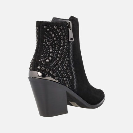 Botines de tacón para mujer en piel serraje con detalles en pedrería