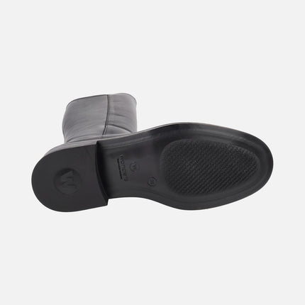 Botas altas de piel negra con parte trasera elástica C-7705