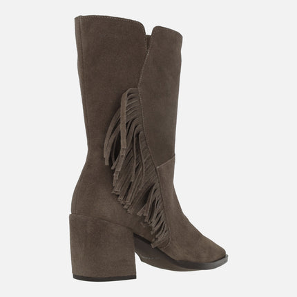 Low boots in taupe suede with fringe detail