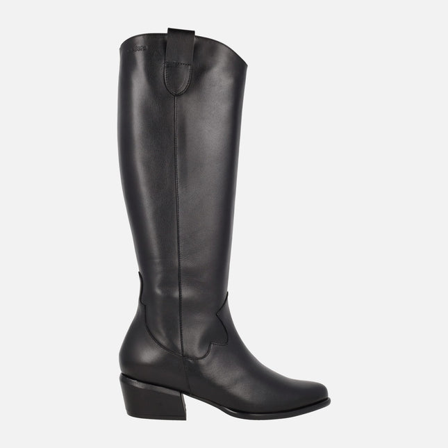 Botas de tacón bajo con caña alta en piel negra D-2011