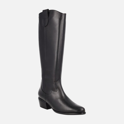 Botas de tacón bajo con caña alta en piel negra D-2011