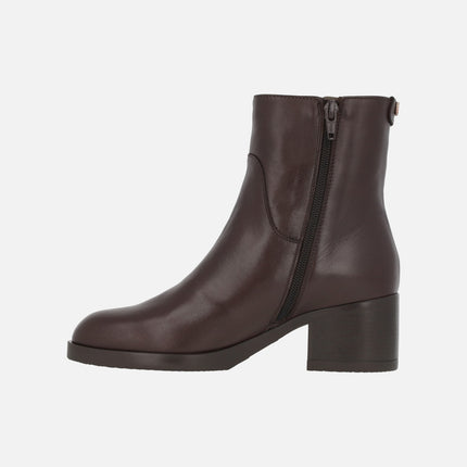 Wide-heeled ankle boots in black leather Santafé 61