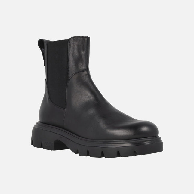 Botines negros de piel estilo chelsea con piso FLY A-4312