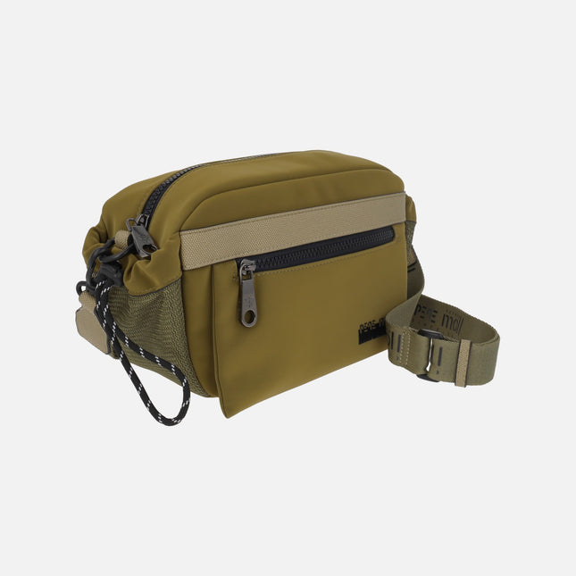 Shoulder bags with exterior pocket