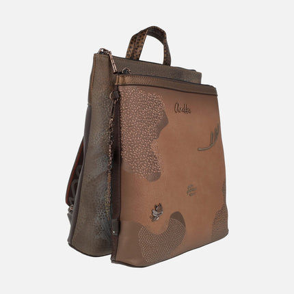 Voyage backpacks in combined camel and metallic