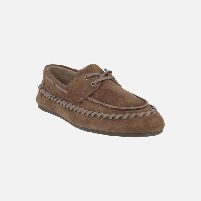 Boating shoes in taupe suede with laces and leather inserts