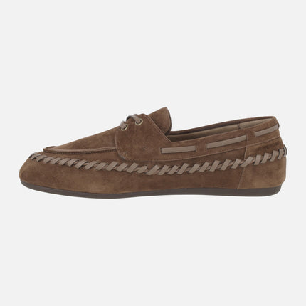 Zapatos náuticos en ante taupe con cordones y pasados de piel