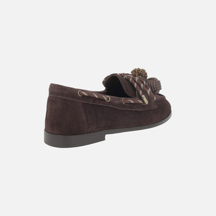Boating shoes in brown suede with laces and pompom decoration