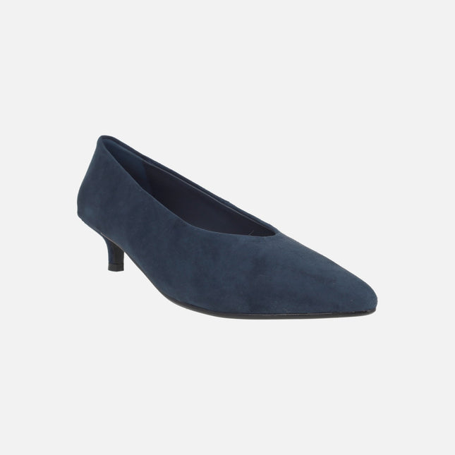 Suede pumps with kitten-style low heels