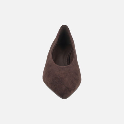 Salones de ante con tacón bajo estilo kitten