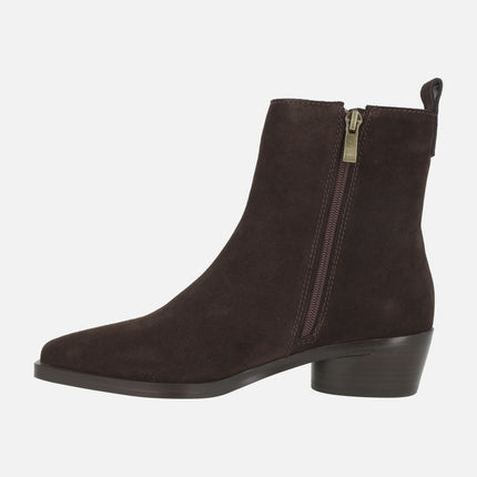 Botines para mujer en ante marrón chocolate estilo cowboy