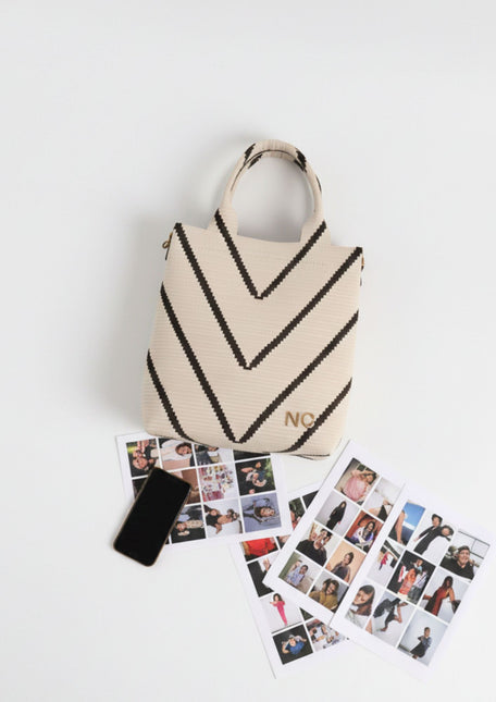 Bolsos tote de punto estructurado en tejido zig zag