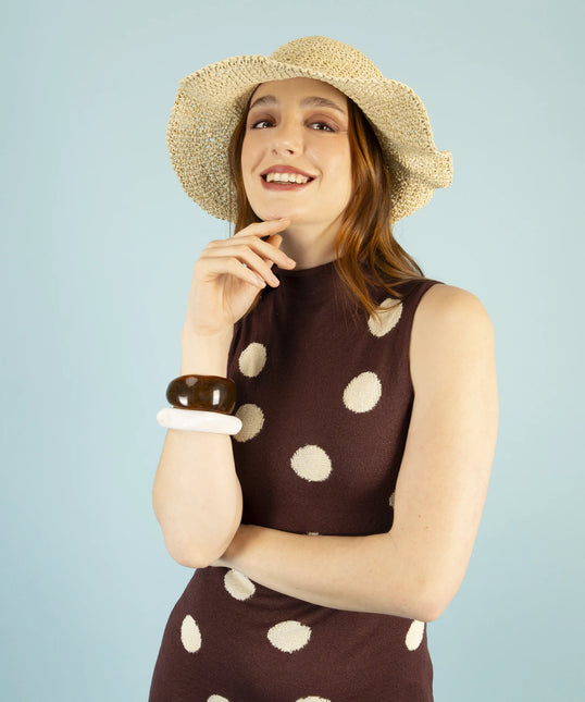 Sombrero de rafia trenzada