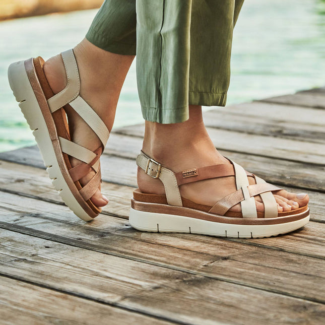 Sandalias de piel Palma con tiras combinadas y cierre de hebilla