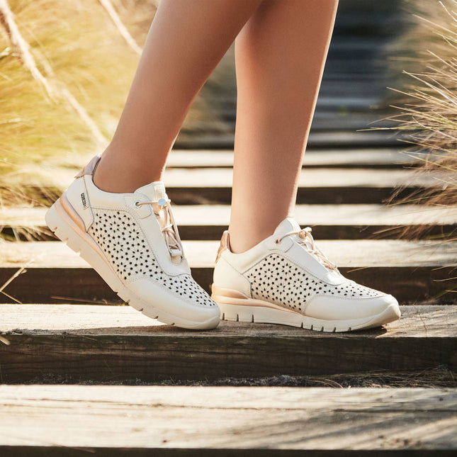 Cantabria Leather Sneakers with Flowers detail