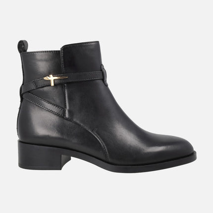 Women's leather ankle boots with metal logo decoration Tamaris