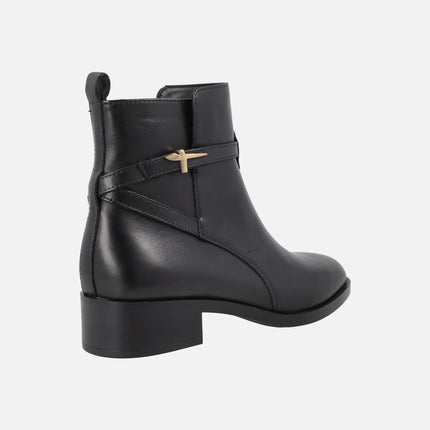 Women's leather ankle boots with metal logo decoration Tamaris