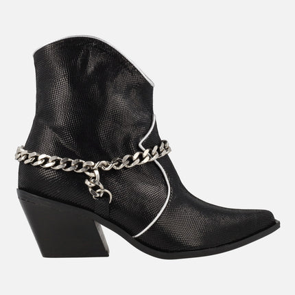 Cowboy black boots with chain ornament