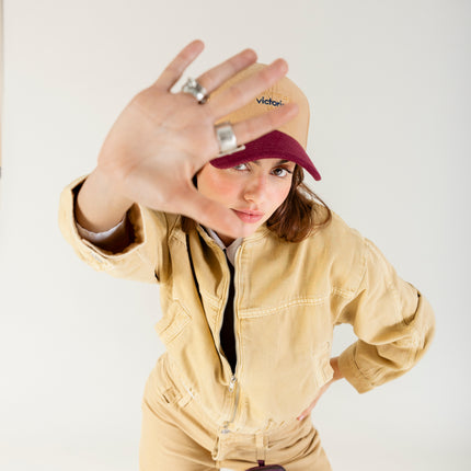 Gorras Paño y logo Victoria