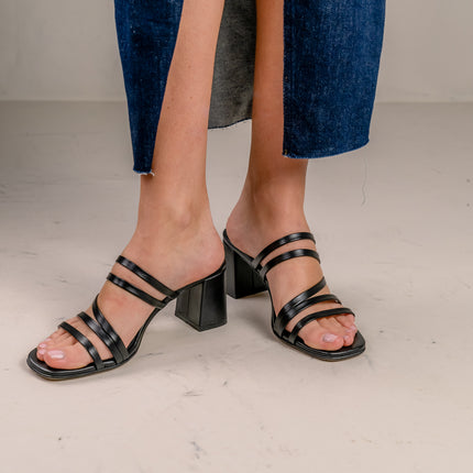 Leather sandals with fine strips and luna heel