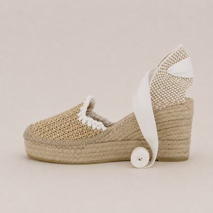 Alpargatas de cuña alta en rafia natural-blanco con cintas