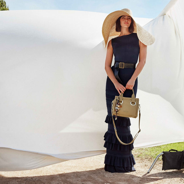 Bolsos bandolera Xara con colgante decorativo