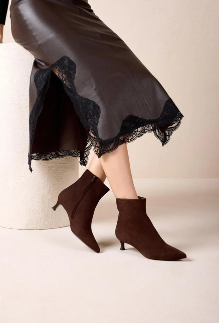 Women's ankle boots in brown suede with pointed toe and thin heel IBRAIN