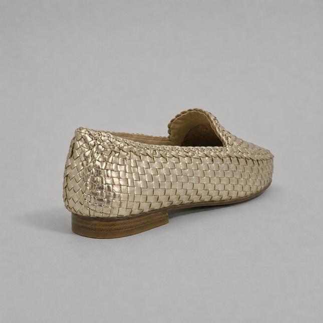 Mocasines de piel trenzada color oro