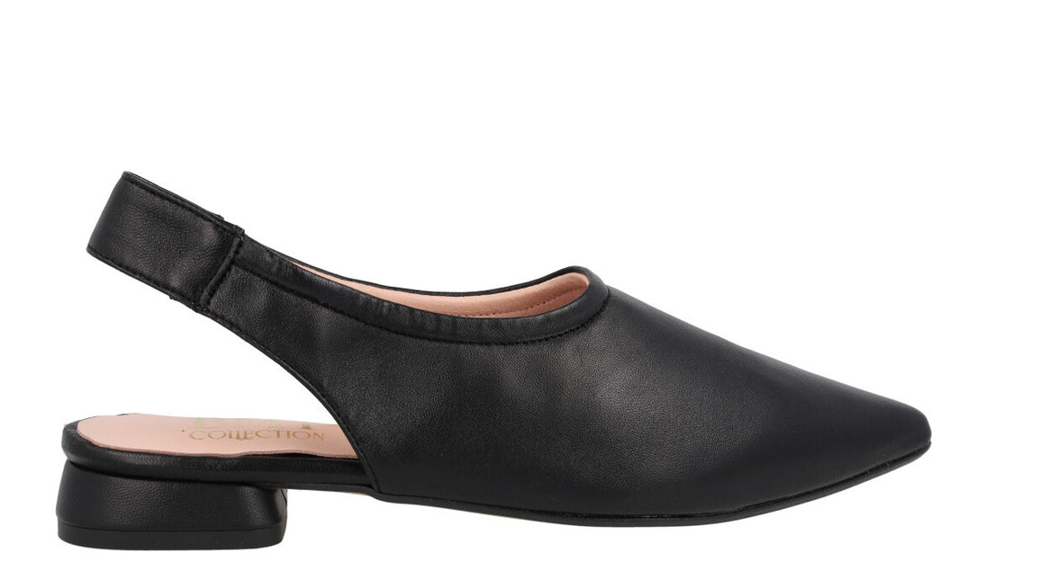 Leather shoes with low heeled lined heel