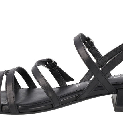 Leather sandals with fine strips and buckles